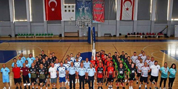İtfaiye Haftası etkinlikleri kapsamında düzenlenen Voleybol Turnuvası’nın açılış seremonisi gerçekleştirildi