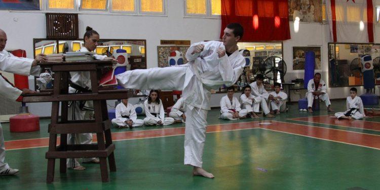 Taekwondocular “Zafer Kupası”nda yarıştı