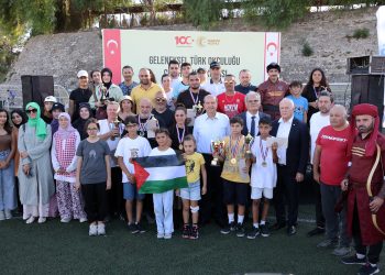Meclis Başkanı Töre, Geleneksel Türk Okçuluğu Cumhuriyet Kupası ödül törenine katıldı
