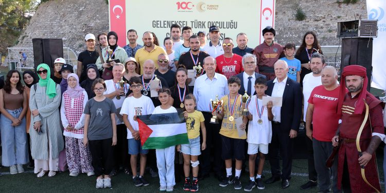 Meclis Başkanı Töre, Geleneksel Türk Okçuluğu Cumhuriyet Kupası ödül törenine katıldı