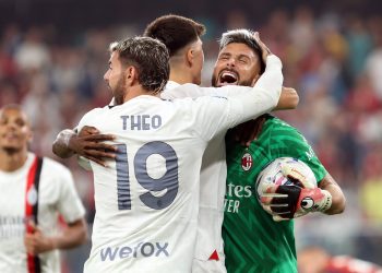 Giroud tarihe geçti