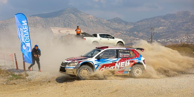 Cumhuriyet Sprint Rallisi. 4’üncü yarış, Lefkoşa Kuzey çevre yolundaki etapta gerçekleşti