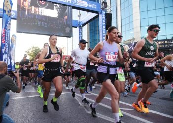 Ülker Lefkoşa Maratonu’nda 10 km koşusuna start verildi