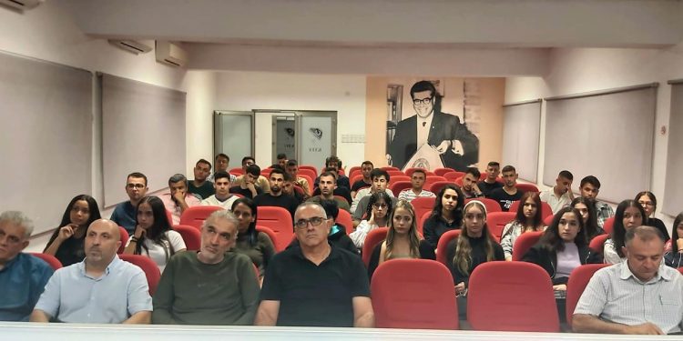 Hakemler eğitimde