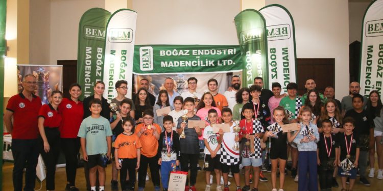 BEM Altın Piyon Satranç Turnuvası sona erdi