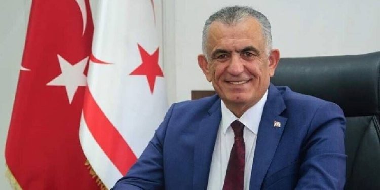 Çavuşoğlu:Emre başarılarıyla göğsümüzü kabartıyor
