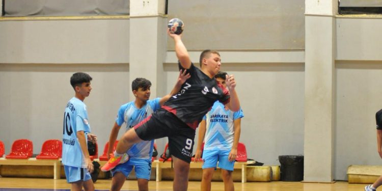 Hentbolda finallerde ilk maç