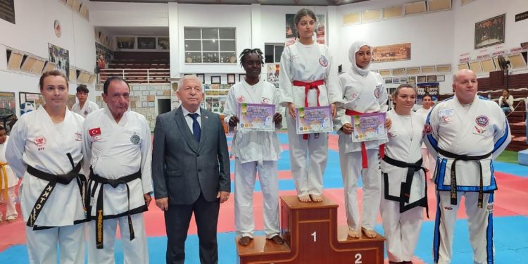 Taekwondocular KKTC’nin kuruluşu anısına