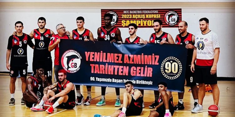 Gençler Birliği sezonu açtı
