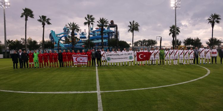 Cumhuriyet Meclisi, TBMM Futbol Takımları TC’nin 100.cü ve KKTC’nin 40.cı yıl dönümü anısına futbol karşılaşması yaptı