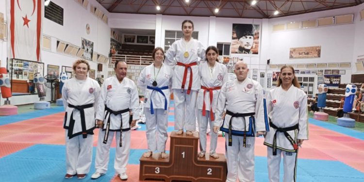 Taekwondoda 10 Kasım Şampiyonası