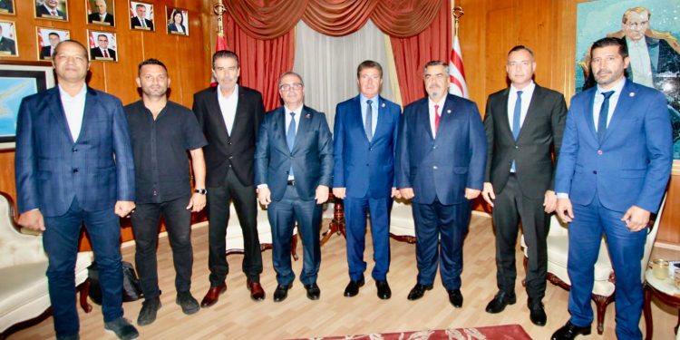 Başbakan Üstel, KKTC Milli Olimpiyat Komitesi’ni kabul etti