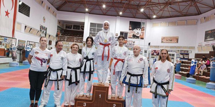 ATATÜRK ANISINA YARIŞTILAR