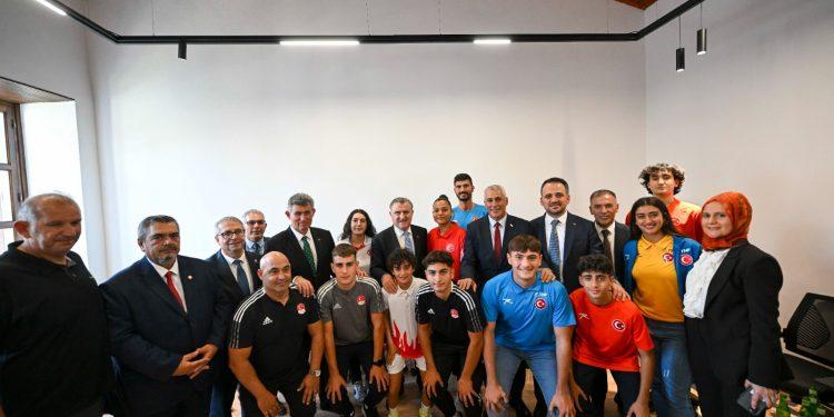 BAKAN BAK’A SPORDA YAŞANAN SORUNLAR AKTARILDI