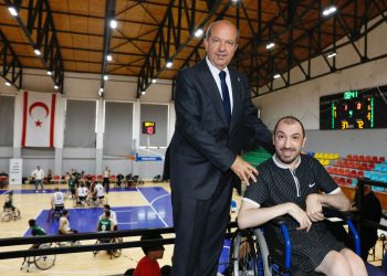 Cumhurbaşkanı Ersin Tatar, Türkiye Tekerlekli Sandalye Basketbol Süper Lig karşılaşmasını izledi