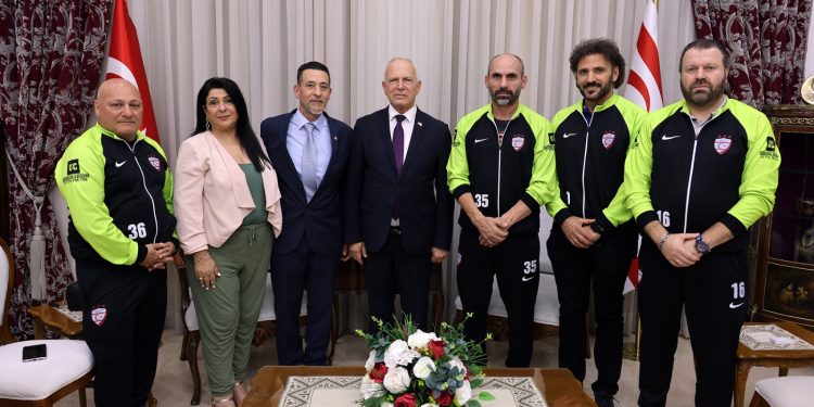 Töre, Londra Türk Master Takımı heyetini kabul etti