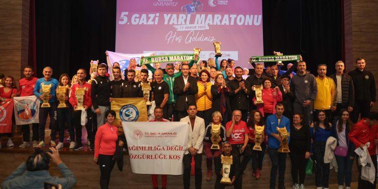 ATLETLERİMİZ GAZİANTEP’TE KÜRSÜDE