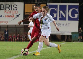 KADIN MİLLİ TAKIM SAHAYA İNİYOR