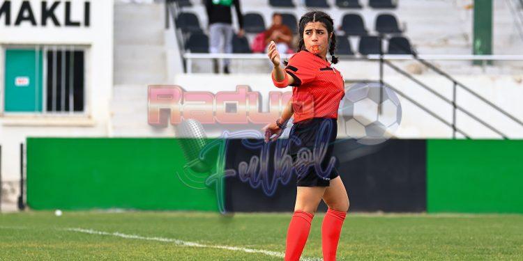 MAEDEH İLK KEZ DÜDÜK ÇALDI