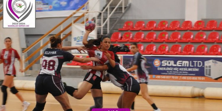 UKÜ, Play-Off’a iyi başladı