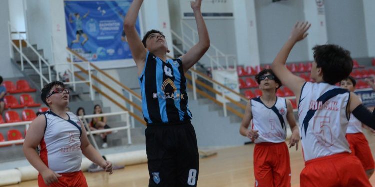 U16 ve U14 erkeklerde Akdeniz galip