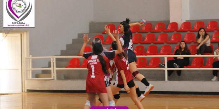 UKÜ kadınlarda finalde