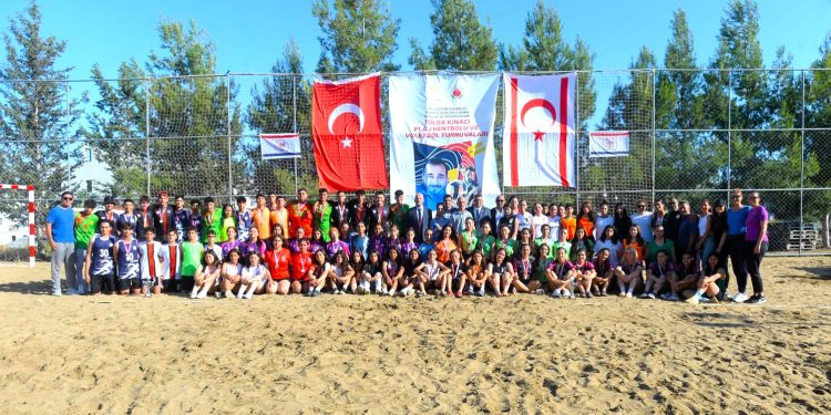 Hentbolcular, Tolga Kınacı anısına oynadı