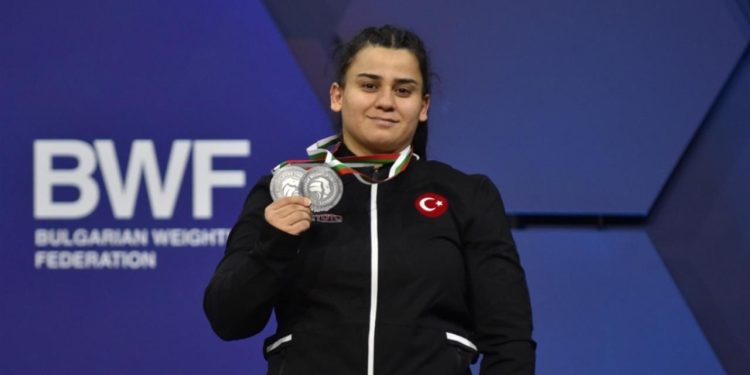 Dilara Narin’den 2 bronz madalya