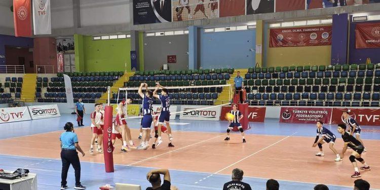 YILDIZ VOLEYBOL TAKIMIMIZ AKSARAY’DA MÜCADELE EDİYOR