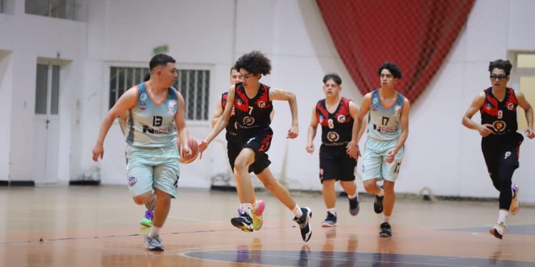 U 16 kızlarda Levent, U 16 ve U 14 erkeklerde Koopspor galip