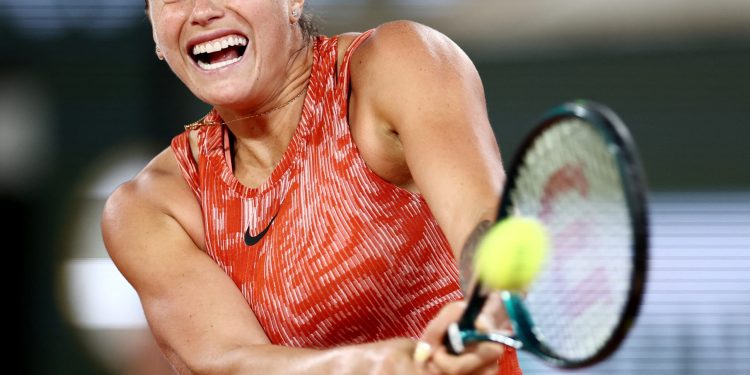 Djokovic ve Sabalenka yola devam