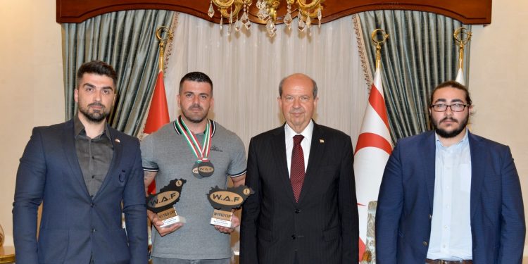 Cumhurbaşkanı Tatar, W.A.F UNIVERSE Vücut Geliştirme ve Fitness Dünya Şampiyonası’nda şampiyonluk elde eden Salahi Avcı, W.A.F UNIVERSE KKTC Başkanı Süleyman Halil İbrahim ve hakemleri kabul etti