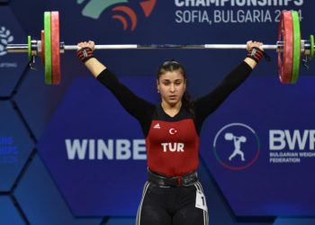Milli halterci Büşra Çan’dan bronz madalya