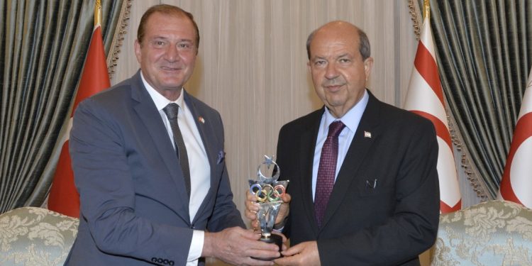 Cumhurbaşkanı Tatar,  TC Taekwondo Federasyonu Başkanı Prof. Dr. Metin Şahin’i kabul etti