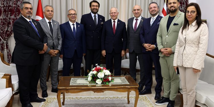 Töre, Türkiye Paralimpik Komitesi heyetini kabul etti