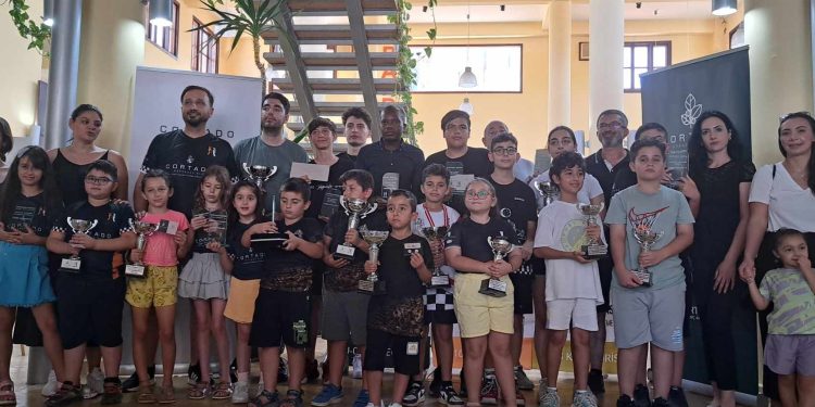 Cortado Kupası Kapanış Yıldırım Turnuvası tamamlandı ve Dörtleme Turnuvası’nın da  ödül töreni gerçekleşti