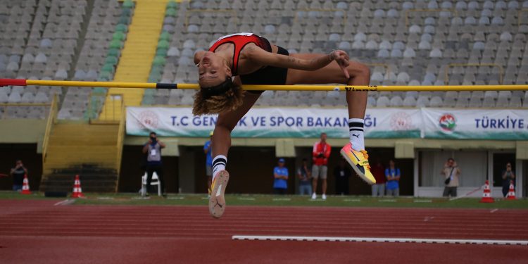 ATLETLERİMİZ İZMİR’DE BOY GÖSTERECEK