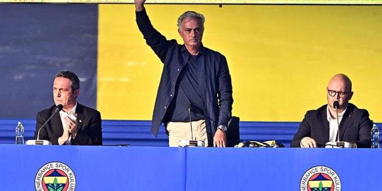 Jose Mourinho: Fenerbahçe forması artık bedenimin bir parçası