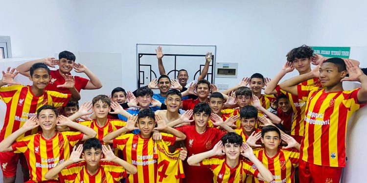 ÇETİNKAYA YARI FİNAL KAPISINI ARALADI