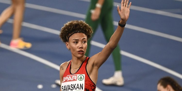 Buse Savaşkan finalde