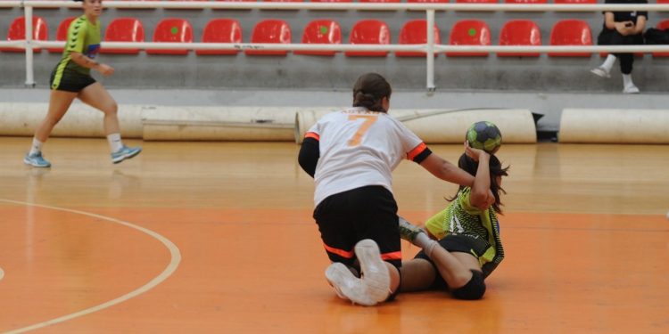 Hentbolda özel maçlar