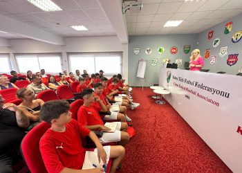 U12 MİLLİ TAKIM FUTBOLCULARI VE AİLELERİNE SEMİNER