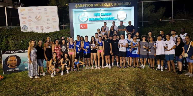 VOLEYBOLDA PLAJIN ŞAMPİYONLARI BELLİ OLDU