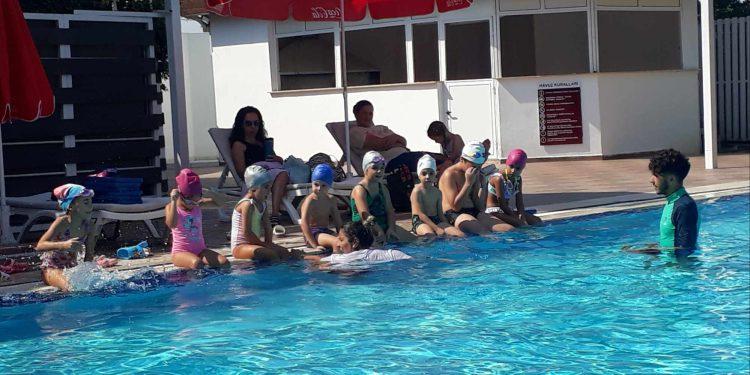 KTSYD YÜZME KURSLARI SÜRÜYOR