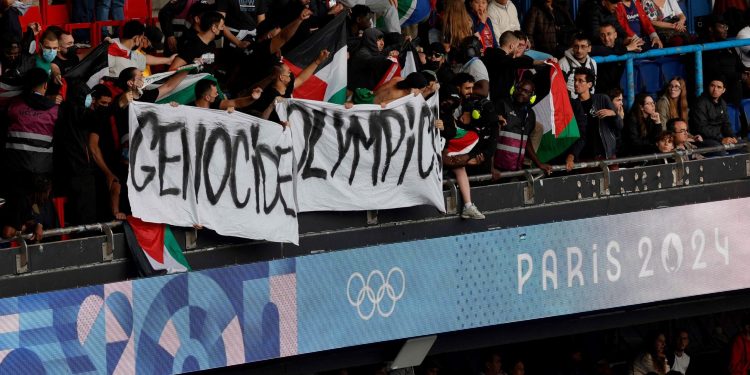 Futbol maçında İsrail’e protesto