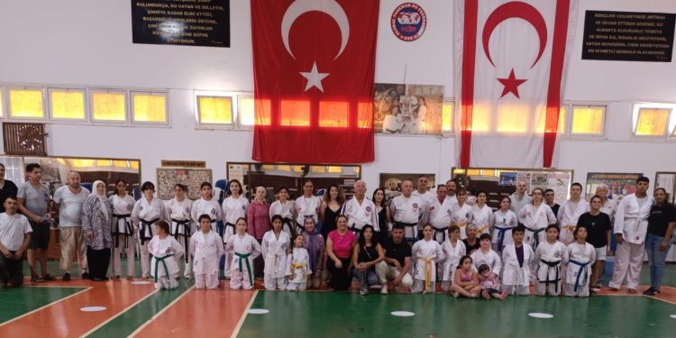 Taekwondocular organizasyonlarda yarıştı