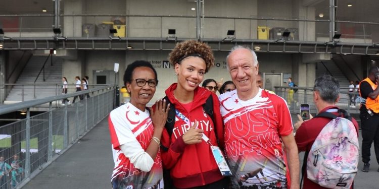 Buse Savaşkan, saat 20.55’te final için piste çıkacak