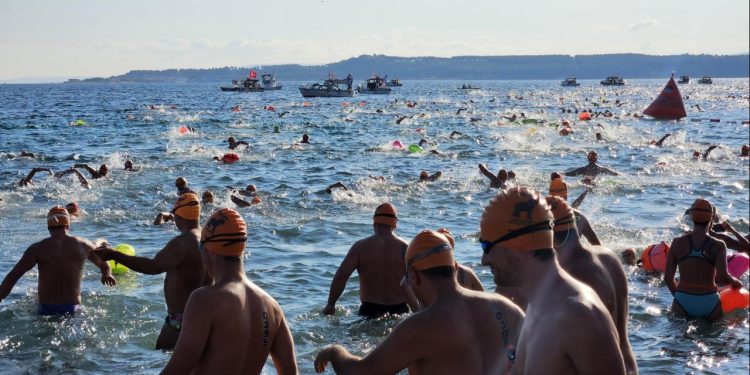 Çanakkale Boğazı’ndaki yarışta 1300 yüzücü Avrupa’dan Asya’ya kulaç attı
