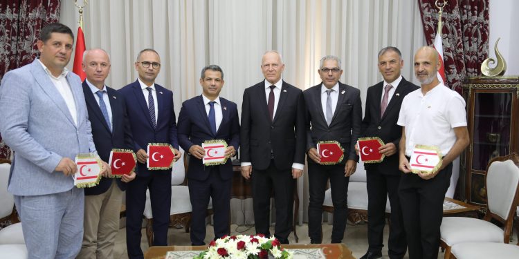Töre, TC Badminton Federasyonu yönetimini kabul etti