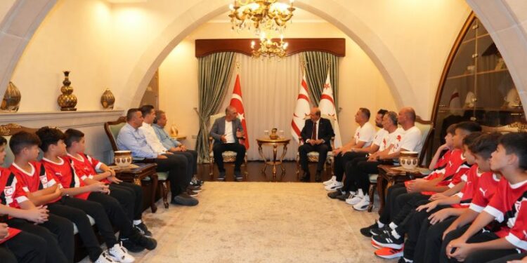 TATAR’IN KONUKLARI ‘BİZİM ÇOCUKLAR’DI